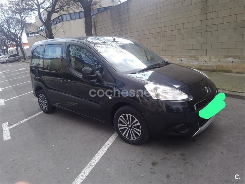 Usado Peugeot Partner Tepee Active 92 CV (67 kW) 2013 Negro Monovolumen