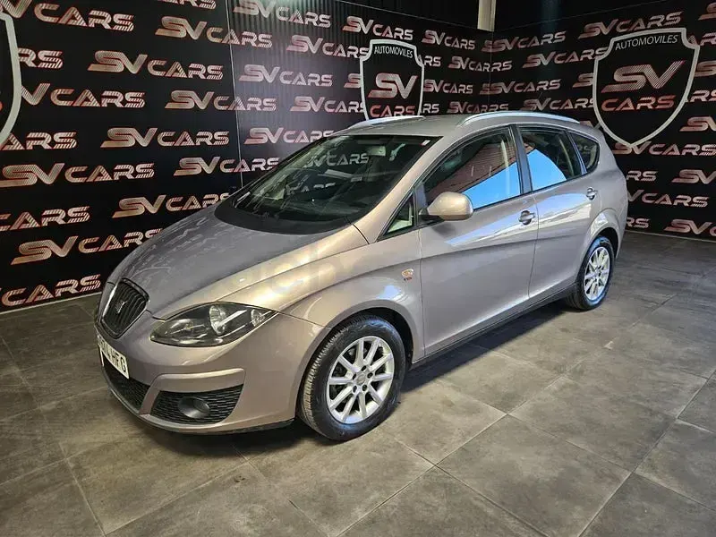 Usado Seat Altea XL Style 140 CV (102 kW) 2011 Beige Monovolumen