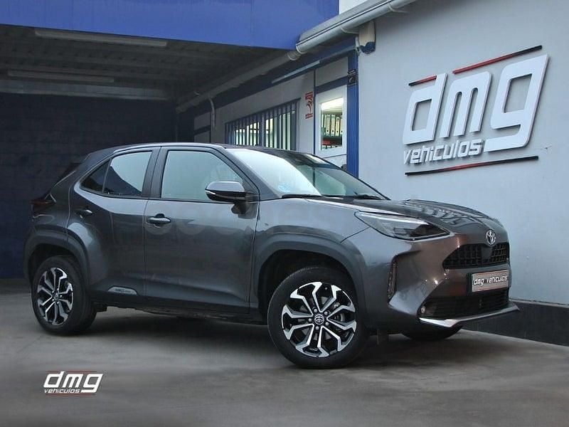Usado Toyota Yaris Cross Active 116 CV (85 kW) 2023 Gris / plata SUV