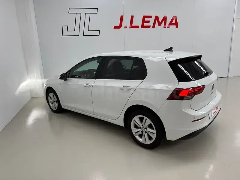 Usado VW Golf VIII Life 115 CV (84 kW) 2022 Blanco Berlina