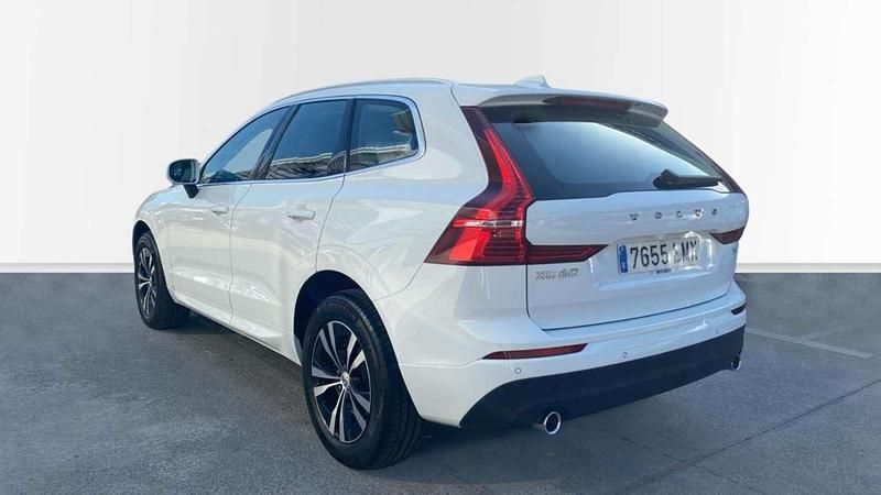 Usado Volvo XC60 Momentum 197 CV (144 kW) 2021 Blanco SUV