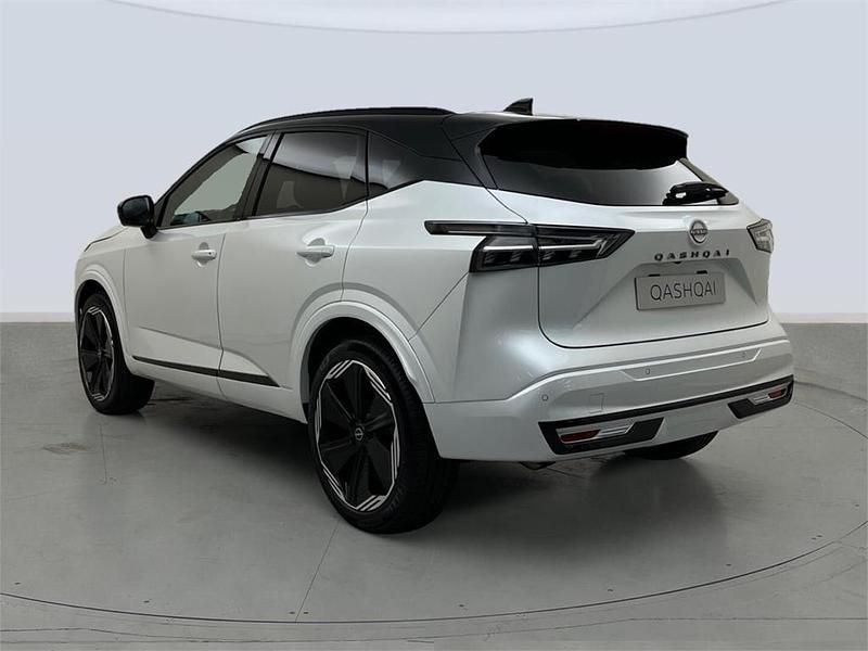 Nuevo Nissan Qashqai 140 CV (102 kW) 2025 Kori white + black SUV