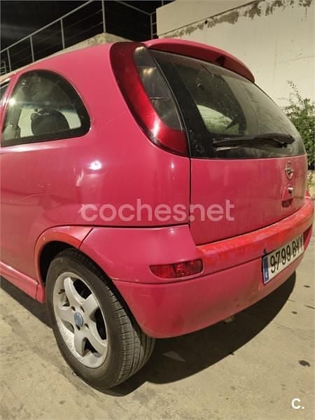 Rojo Usado 2002 Opel Corsa Club Berlina | 1950 € (Precio justo) - Imagen 1/4