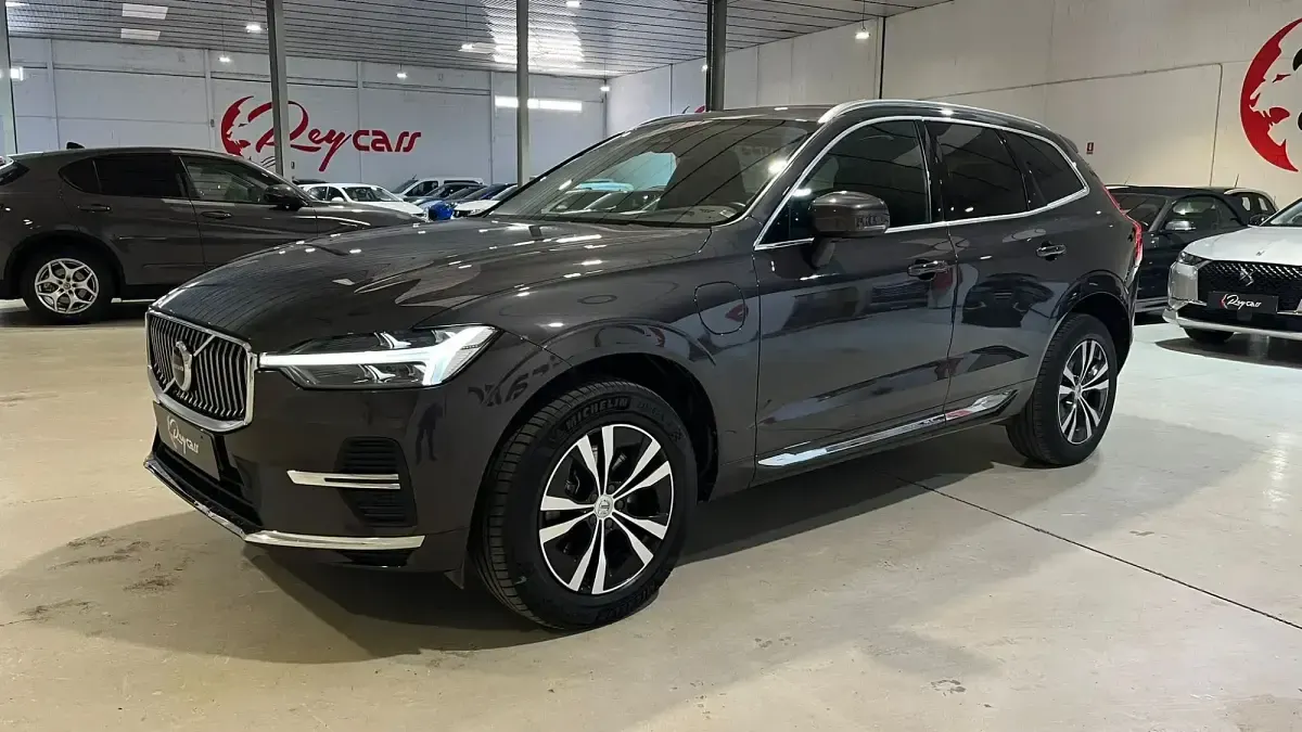 Begagnad Volvo XC60 Inscription 350 HK (257 kW) 2021 Grå SUV