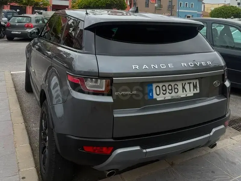 Usado Land Rover Range Rover evoque S 150 CV (110 kW) 2019 Gris / plata SUV