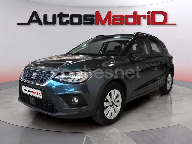 Usado Seat Arona Style 111 CV (81 kW) 2021 Gris / plata SUV