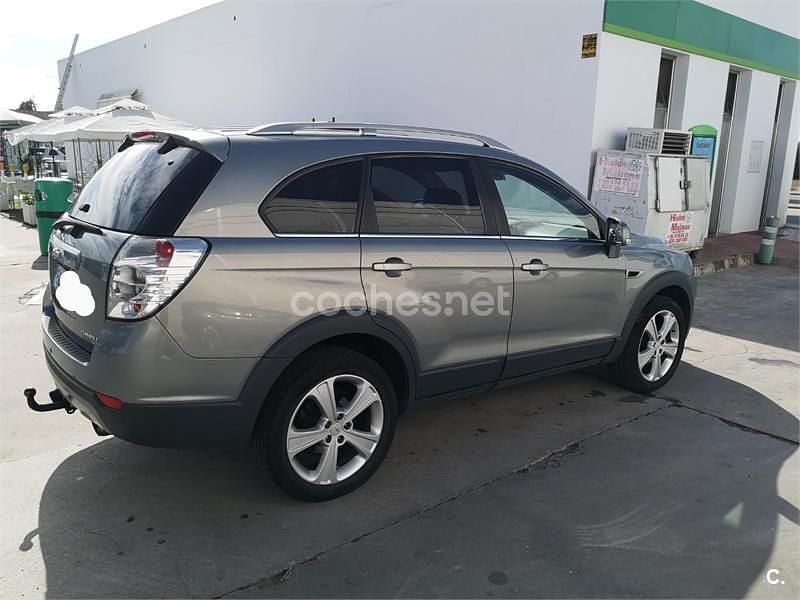 Usado Chevrolet Captiva LTZ 184 CV (135 kW) 2012 Gris / plata SUV