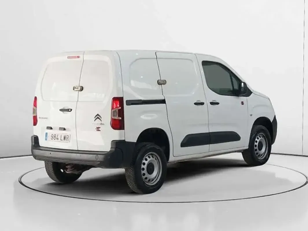 Usado Citroën Berlingo 131 CV (96 kW) 2022 Blanco Monovolumen