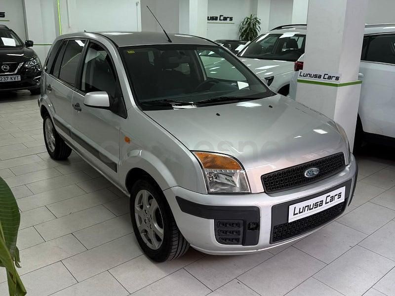 Usado Ford Fusion Futura 68 CV (50 kW) 2009 Gris / plata Berlina