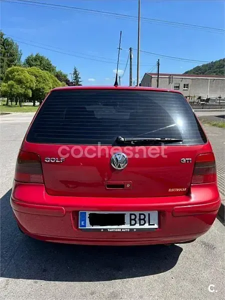 Usado VW Golf IV GTI 150 CV (110 kW) 2000 Rojo Berlina