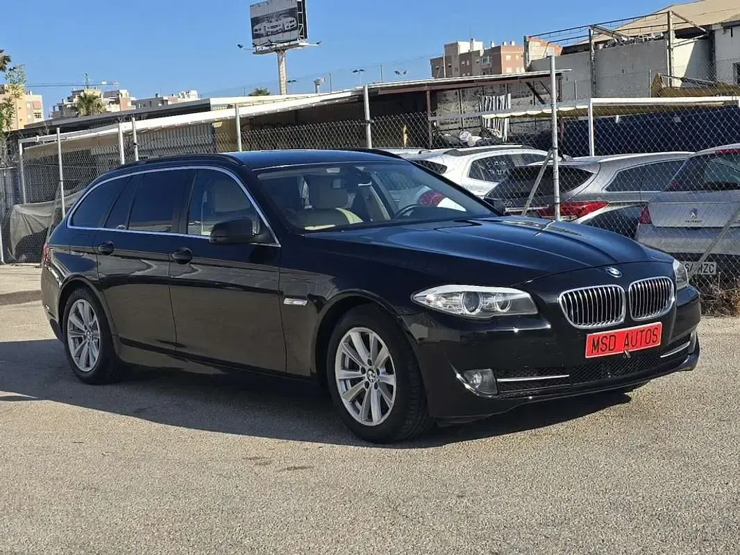 Usado BMW 525 Comfort Edition 204 CV (150 kW) 2010 Negro Familiar