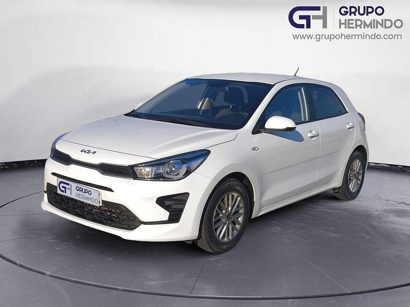 Usado Kia Rio 84 CV (61 kW) 2022 Blanco Berlina