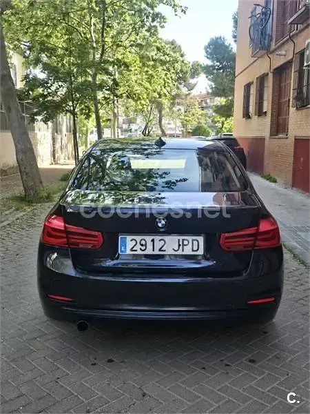 Usado BMW 318 Sport Line 150 CV (110 kW) 2016 Azul Berlina