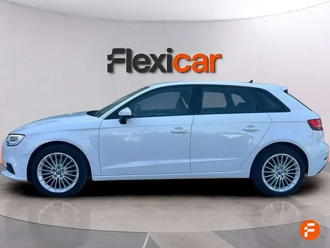 Usado Audi A3 Sportback 116 CV (85 kW) 2019 Blanco Utilitario
