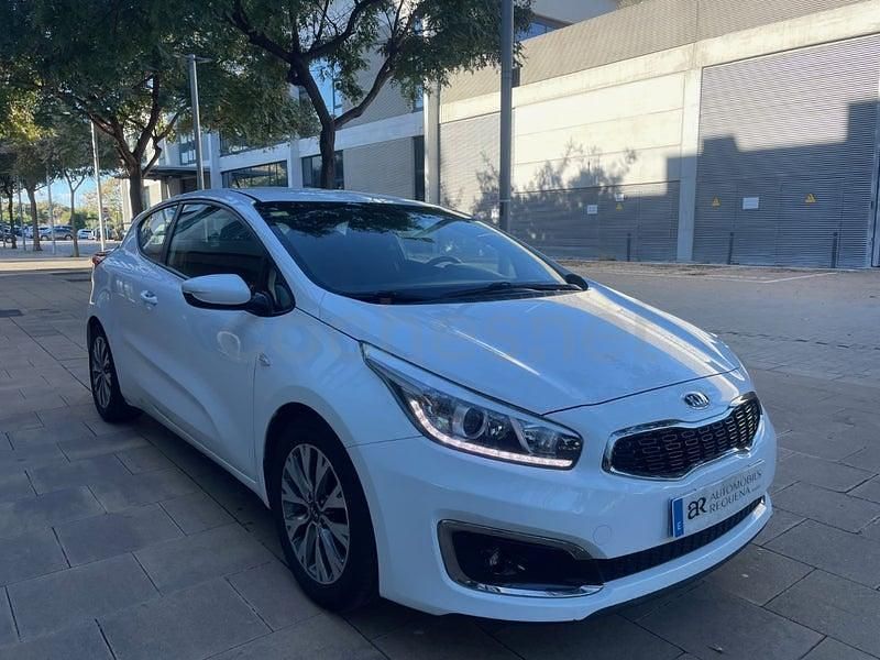 Usado Kia ProCeed 120 CV (88 kW) 2016 Blanco Utilitario