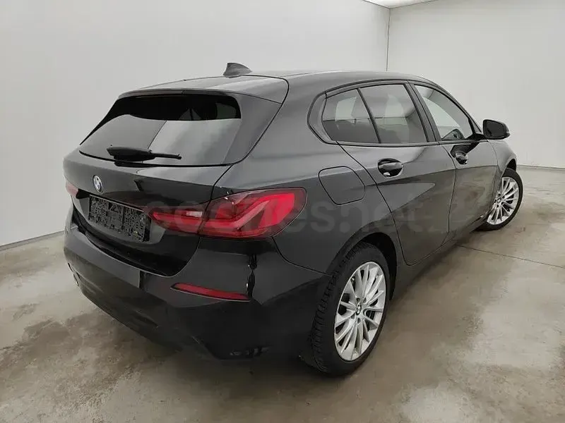 Usado BMW 116 Comfort Edition 116 CV (85 kW) 2021 Negro Utilitario