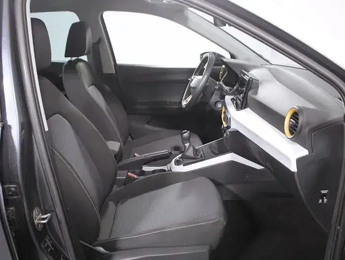 Usado Seat Arona Style 115 CV (84 kW) 2025 Gris SUV