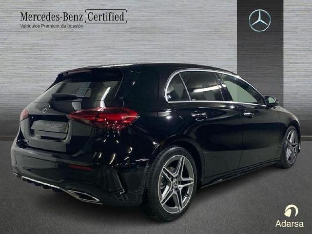 Usado Mercedes A180 AMG line 136 CV (100 kW) 2024 Negro noche Berlina