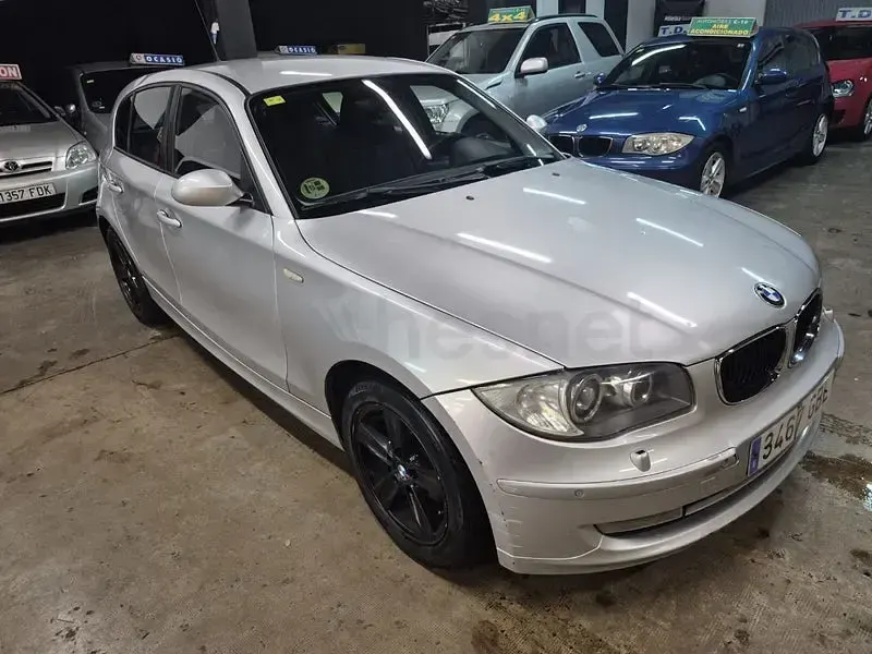 Usado BMW 118 143 CV (105 kW) 2008 Gris / plata Utilitario