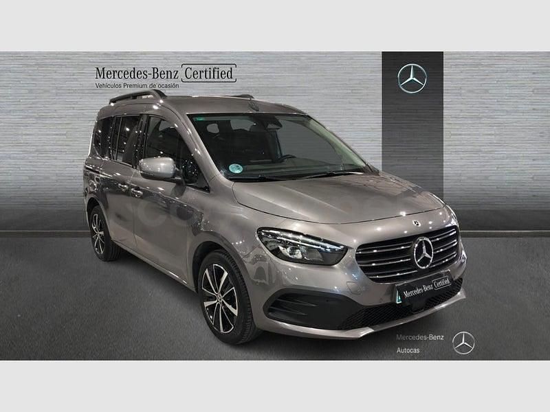 Usado Mercedes T180 116 CV (85 kW) 2023 Gris / plata Monovolumen