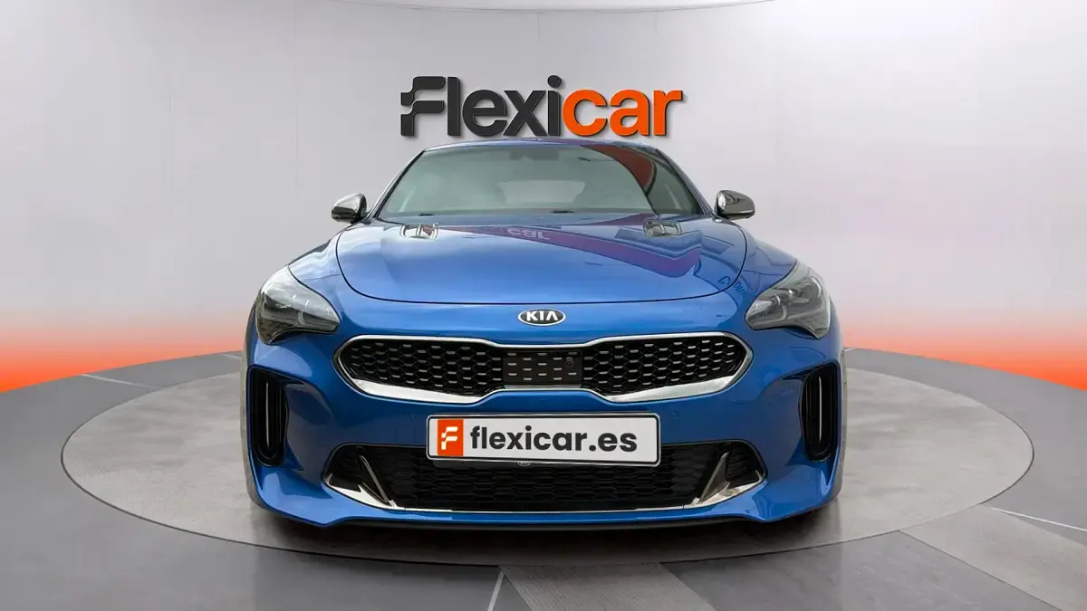 Usado Kia Stinger GT-Line 200 CV (147 kW) 2017 Azul Utilitario