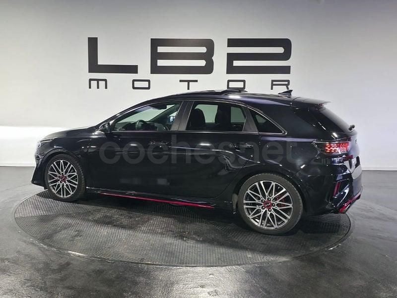 Usado Kia Ceed GT GT 204 CV (150 kW) 2021 Negro Berlina