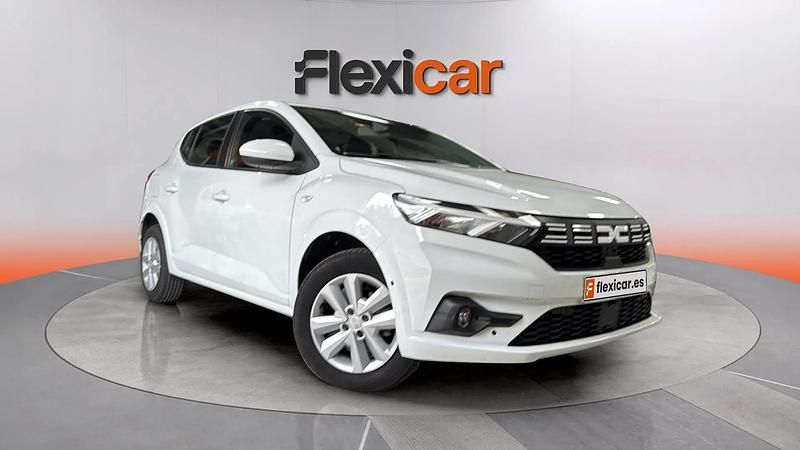 Usado Dacia Sandero Expression 101 CV (74 kW) 2023 Blanco Berlina