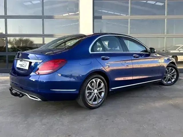 Usado Mercedes C220 Avantgarde 170 CV (125 kW) 2015 Azul Berlina