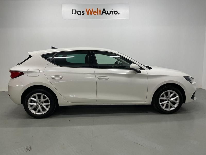 Usado Seat Leon Style 110 CV (80 kW) 2024 Blanco
