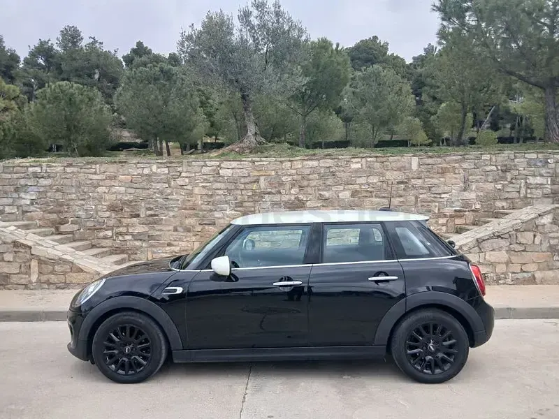 Usado Mini Cooper 136 CV (100 kW) 2021 Negro Utilitario