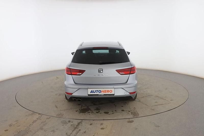 Usado Seat Leon XCELLENCE 180 CV (132 kW) 2018 Plata Familiar