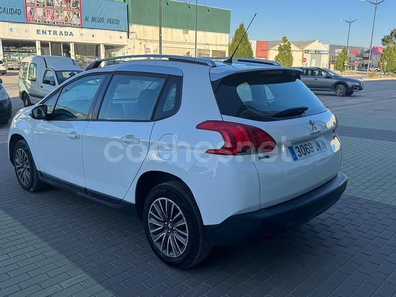 Usado Peugeot 2008 Style 100 CV (73 kW) 2015 Blanco SUV