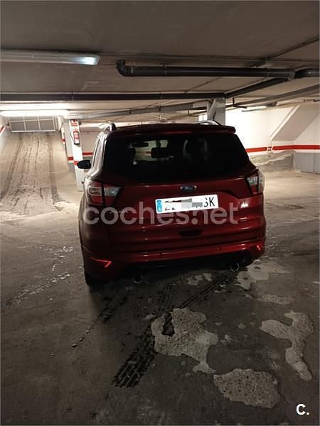 Usado Ford Kuga ST-Line 150 CV (110 kW) 2018 Rojo SUV