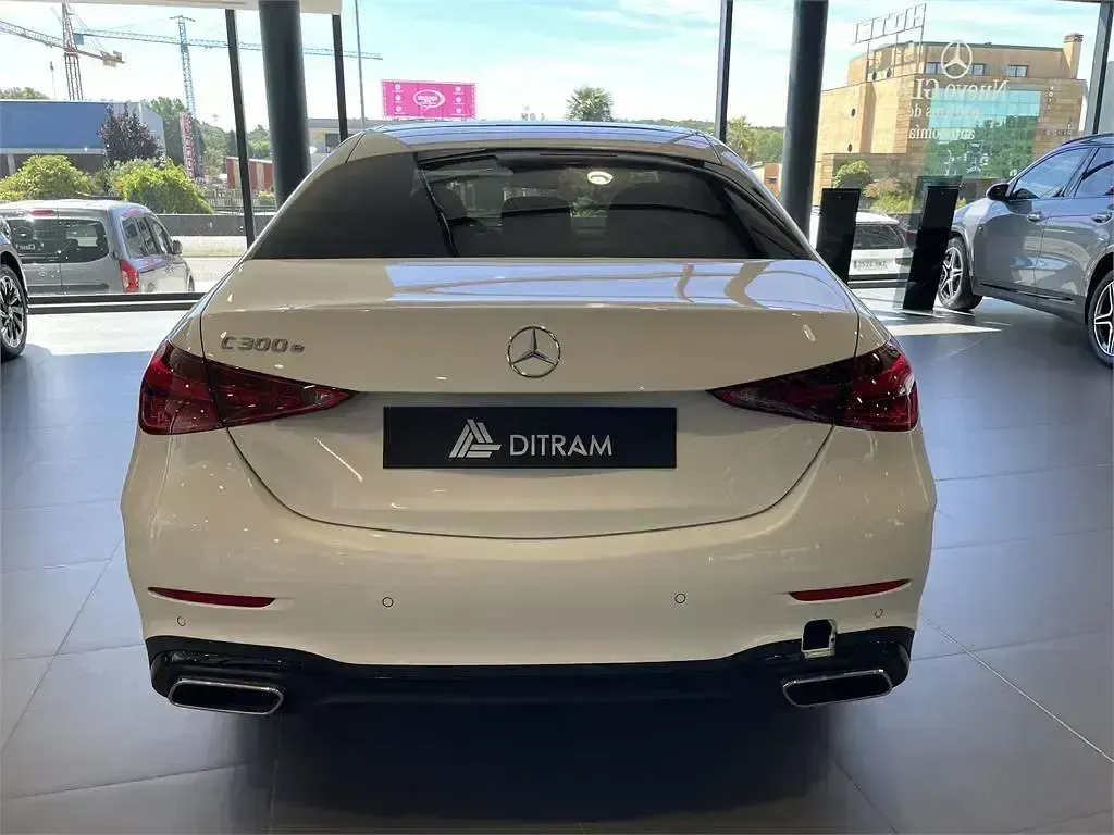 Nuevo Mercedes E300 313 CV (230 kW) 2026 Blanco Berlina