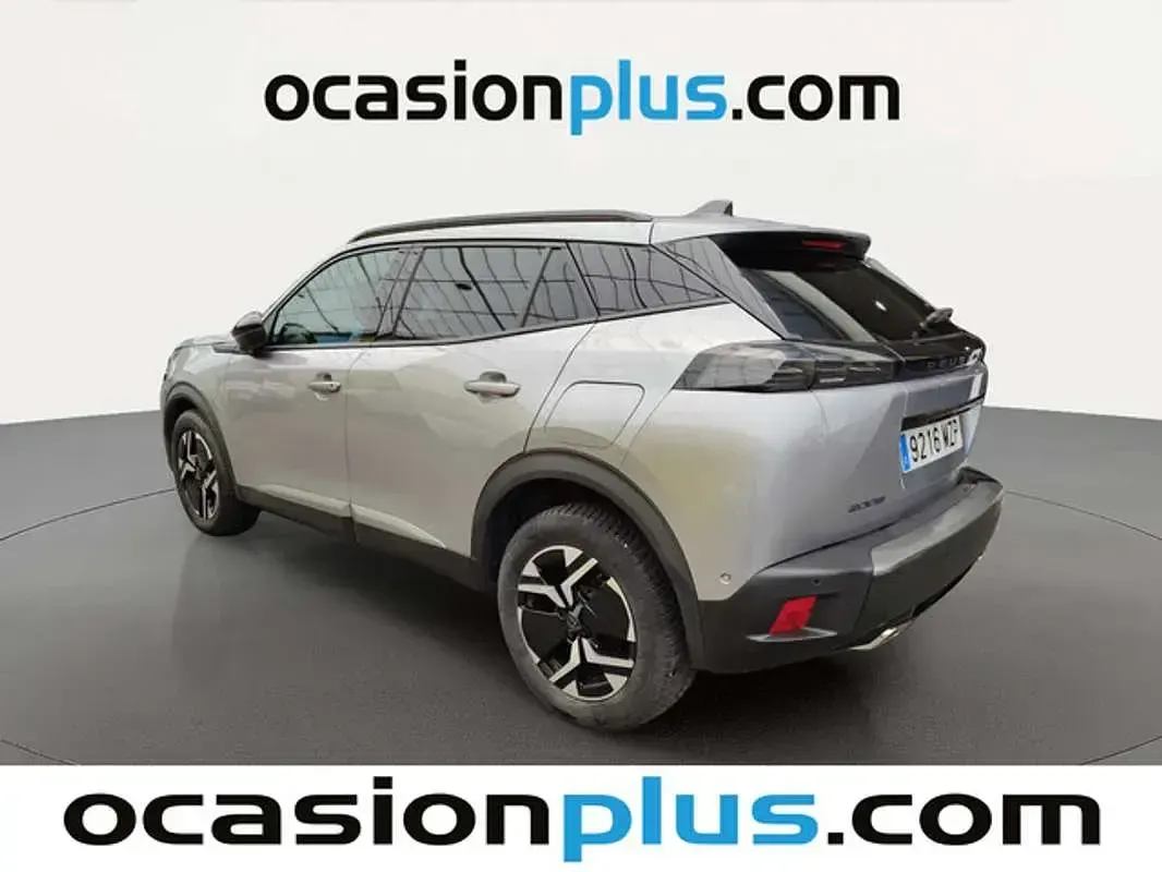 Usado Peugeot 2008 Allure 136 CV (100 kW) 2025 Gris SUV