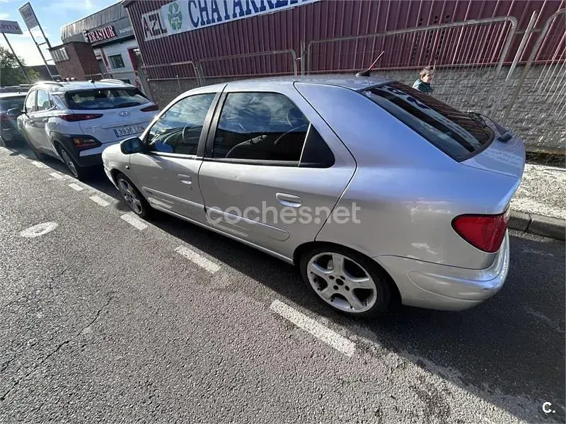 Käytetty Citroën Xsara Exclusive 90 HP (66 kW) 2001 Harmaa Sedan
