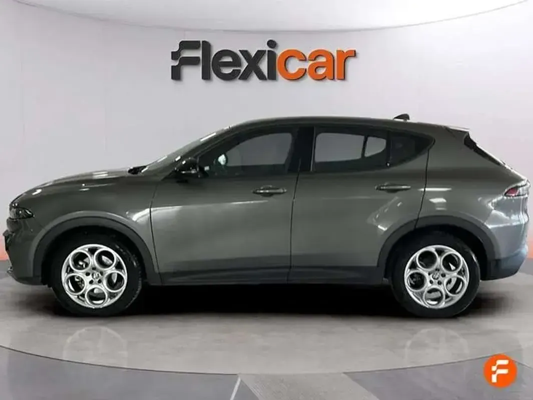 Usado Alfa Romeo Tonale Sprint 131 CV (96 kW) 2023 Gris SUV