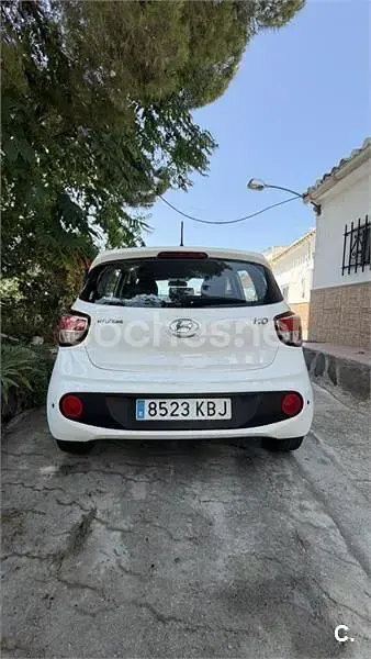 Usado Hyundai i10 66 CV (48 kW) 2017 Blanco Utilitario