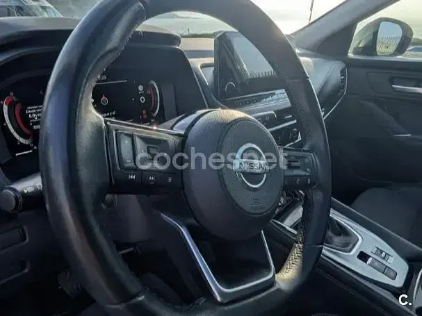 Usado Nissan Qashqai N-Connecta 140 CV (102 kW) 2021 Gris / plata SUV