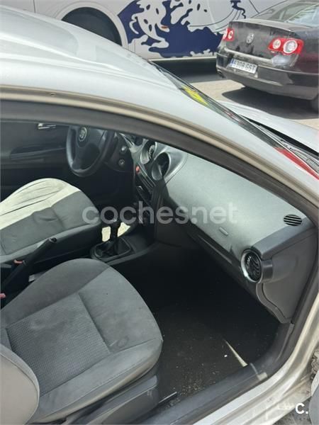 Gris / plata Usado 2003 Seat Ibiza Stella Berlina | 1450 € (Precio justo) - Imagen 1/4