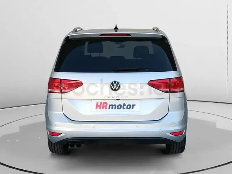 Usado VW Touran Advance 150 CV (110 kW) 2023 Gris / plata Monovolumen