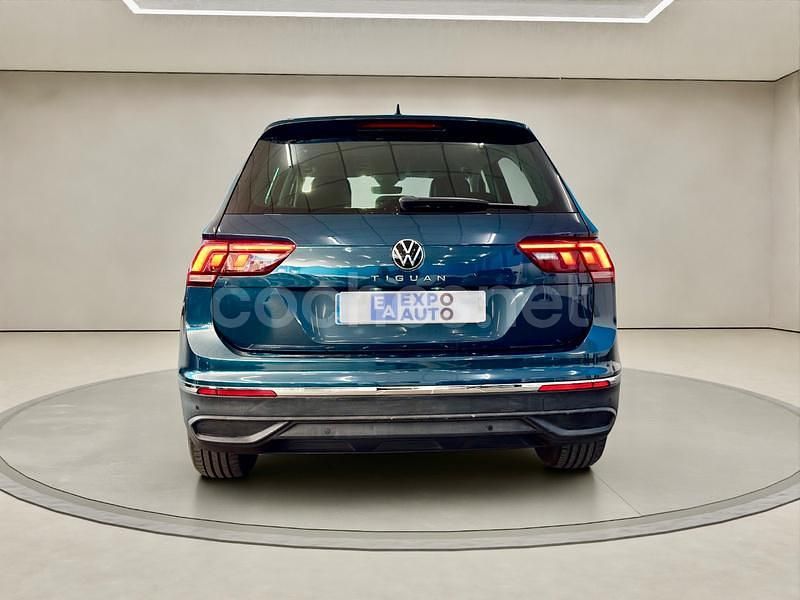 Usado VW Tiguan Life 150 CV (110 kW) 2021 Verde SUV