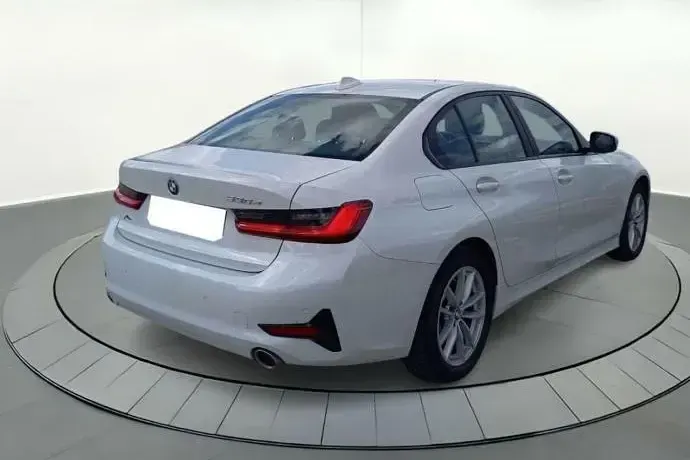 Używany BMW 330 292 KM (214 kW) 2019 Biały Sedan/Limuzyna