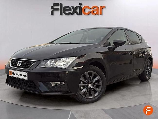 Usado Seat Leon Style 130 CV (95 kW) 2020 Negro