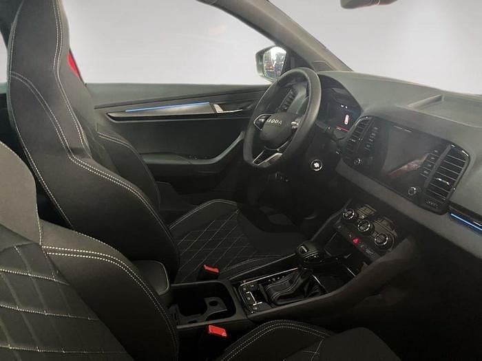 Usado Skoda Karoq SportLine 150 CV (110 kW) 2025 Rojo SUV