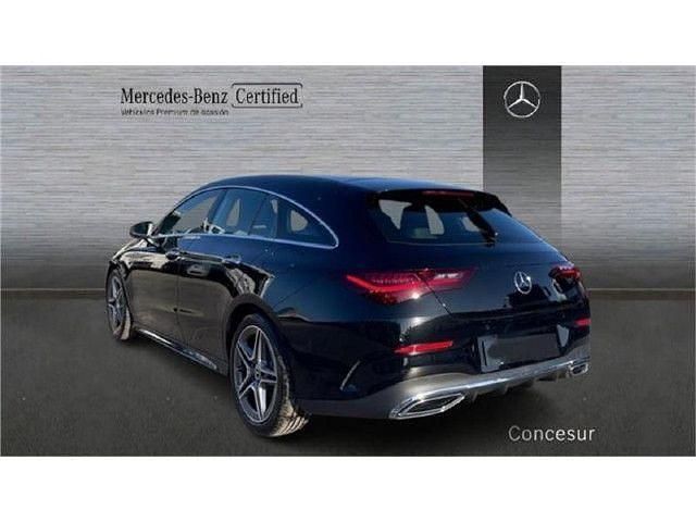Usado Mercedes CLA250e Shooting Brake AMG line 218 CV (160 kW) 2024 Negro cosmos Familiar