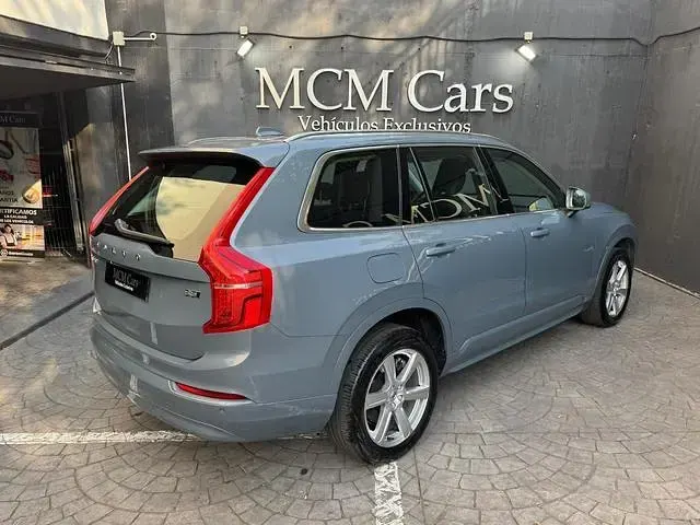Usado Volvo XC90 Core 235 CV (172 kW) 2023 Gris SUV