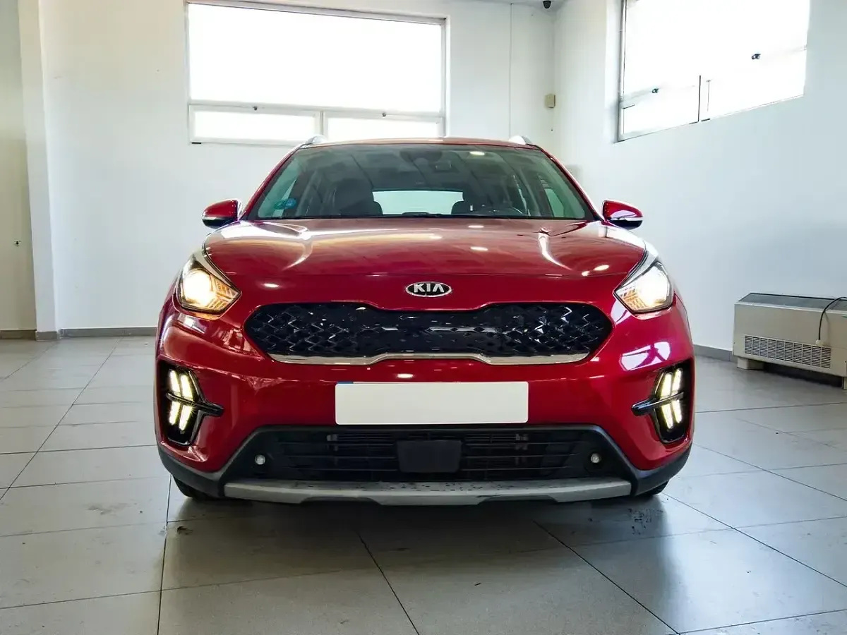 Usado Kia Niro 141 CV (103 kW) 2020 Rojo SUV