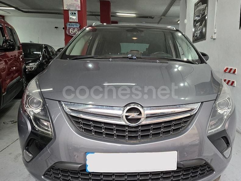 Gris / plata Usado 2016 Opel Zafira Selective Monovolumen | 9890 € (Super precio) - Imagen 1/4