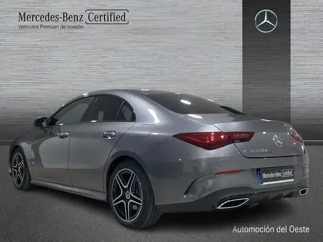 Usado Mercedes CLA220 190 CV (139 kW) 2025 Gris montaña Berlina